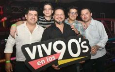 Foto de la galería: Con la pista prendida, los noventosos tuvieron otra noche de fiesta en la ciudad capital