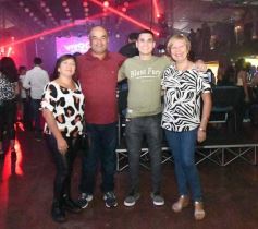 Foto de la galería: Con la pista prendida, los noventosos tuvieron otra noche de fiesta en la ciudad capital