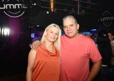 Foto de la galería: Con la pista prendida, los noventosos tuvieron otra noche de fiesta en la ciudad capital