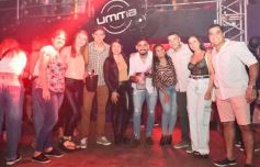 Foto de la galería: Con la pista prendida, los noventosos tuvieron otra noche de fiesta en la ciudad capital