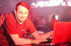 Foto de la galería: Con la pista prendida, los noventosos tuvieron otra noche de fiesta en la ciudad capital