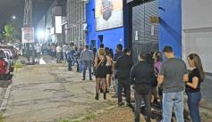 Foto de la galería: Con la pista prendida, los noventosos tuvieron otra noche de fiesta en la ciudad capital