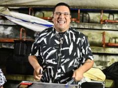 Foto de la galería: Guaraní y Crucero coparon la cancha con un clásico solidario en Villa Sarita