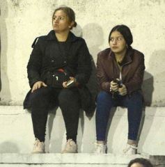 Foto de la galería: Guaraní y Crucero coparon la cancha con un clásico solidario en Villa Sarita