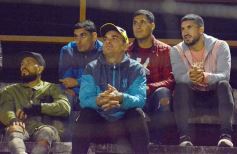 Foto de la galería: Guaraní y Crucero coparon la cancha con un clásico solidario en Villa Sarita