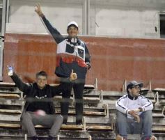 Foto de la galería: Guaraní y Crucero coparon la cancha con un clásico solidario en Villa Sarita