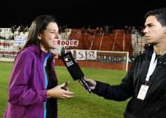 Foto de la galería: Guaraní y Crucero coparon la cancha con un clásico solidario en Villa Sarita