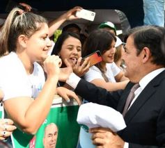 Foto de la galería: Apertura de Sesiones: otras postales que dejó el 1ero de Mayo en la Legislatura