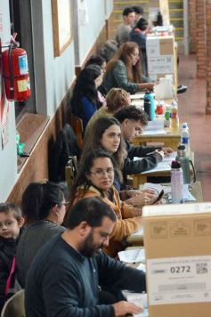 Foto de la galería: Con gran concurrencia, los misioneros volvieron a las urnas y renovaron autoridades