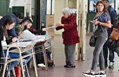Sixto Fotografías. Sociedad. Elecciones - Con gran concurrencia, los misioneros volvieron a las urnas y renovaron autoridades