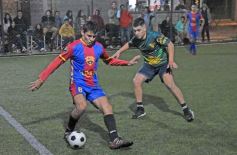 Sixto Fotografías. Deportes. Fútbol 5 - Copa Güembé: festejo azulgrana en la final del 5to Torneo de Fútbol 5 de Miguel Lanús