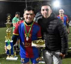 Foto de la galería: Copa Güembé: festejo azulgrana en la final del 5to Torneo de Fútbol 5 de Miguel Lanús