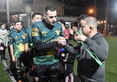 Foto de la galería: Copa Güembé: festejo azulgrana en la final del 5to Torneo de Fútbol 5 de Miguel Lanús