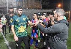 Foto de la galería: Copa Güembé: festejo azulgrana en la final del 5to Torneo de Fútbol 5 de Miguel Lanús