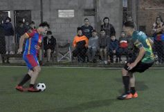 Foto de la galería: Copa Güembé: festejo azulgrana en la final del 5to Torneo de Fútbol 5 de Miguel Lanús