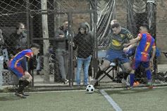 Foto de la galería: Copa Güembé: festejo azulgrana en la final del 5to Torneo de Fútbol 5 de Miguel Lanús