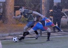 Foto de la galería: Copa Güembé: festejo azulgrana en la final del 5to Torneo de Fútbol 5 de Miguel Lanús