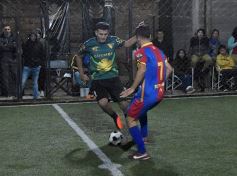 Foto de la galería: Copa Güembé: festejo azulgrana en la final del 5to Torneo de Fútbol 5 de Miguel Lanús
