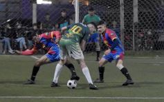 Foto de la galería: Copa Güembé: festejo azulgrana en la final del 5to Torneo de Fútbol 5 de Miguel Lanús