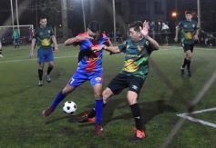 Foto de la galería: Copa Güembé: festejo azulgrana en la final del 5to Torneo de Fútbol 5 de Miguel Lanús