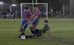 Foto de la galería: Copa Güembé: festejo azulgrana en la final del 5to Torneo de Fútbol 5 de Miguel Lanús