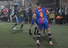 Foto de la galería: Copa Güembé: festejo azulgrana en la final del 5to Torneo de Fútbol 5 de Miguel Lanús