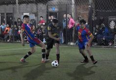 Foto de la galería: Copa Güembé: festejo azulgrana en la final del 5to Torneo de Fútbol 5 de Miguel Lanús