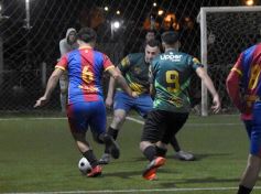 Foto de la galería: Copa Güembé: festejo azulgrana en la final del 5to Torneo de Fútbol 5 de Miguel Lanús