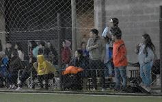 Foto de la galería: Copa Güembé: festejo azulgrana en la final del 5to Torneo de Fútbol 5 de Miguel Lanús