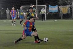 Foto de la galería: Copa Güembé: festejo azulgrana en la final del 5to Torneo de Fútbol 5 de Miguel Lanús