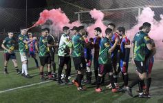 Foto de la galería: Copa Güembé: festejo azulgrana en la final del 5to Torneo de Fútbol 5 de Miguel Lanús