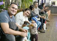 Foto de la galería: El Chamarap de Canal 12 abrió peña y baile en el Paseo La Terminal