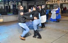 Foto de la galería: El Chamarap de Canal 12 abrió peña y baile en el Paseo La Terminal
