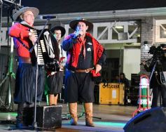 Foto de la galería: El Chamarap de Canal 12 abrió peña y baile en el Paseo La Terminal