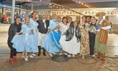 Foto de la galería: El Chamarap de Canal 12 abrió peña y baile en el Paseo La Terminal