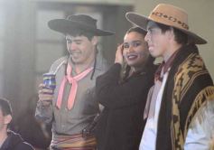 Foto de la galería: El Chamarap de Canal 12 abrió peña y baile en el Paseo La Terminal