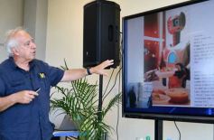 Foto de la galería: Los polímatas y el reformateo docente en la era del Chat GPT: charla de Alejandro Piscitelli en Posadas