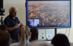 Foto de la galería: Los polímatas y el reformateo docente en la era del Chat GPT: charla de Alejandro Piscitelli en Posadas