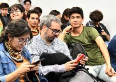 Foto de la galería: Memoria visual de la Argentina de los últimos 40 años: lo que dejó la visita de Eduardo Longoni en Posadas