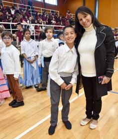Foto de la galería: Con Misa y consagración a la Virgen, la Madre de la Misericordia celebró su día
