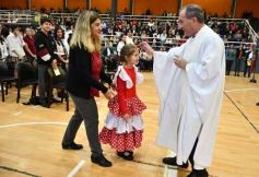 Foto de la galería: Con Misa y consagración a la Virgen, la Madre de la Misericordia celebró su día