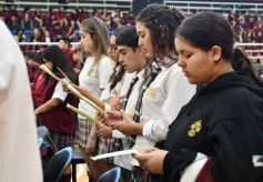 Foto de la galería: Con Misa y consagración a la Virgen, la Madre de la Misericordia celebró su día