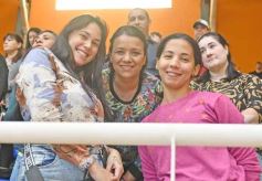 Foto de la galería: Con Misa y consagración a la Virgen, la Madre de la Misericordia celebró su día