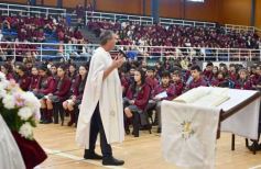 Foto de la galería: Con Misa y consagración a la Virgen, la Madre de la Misericordia celebró su día