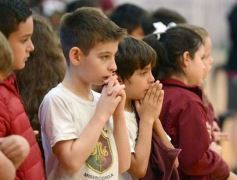 Foto de la galería: Con Misa y consagración a la Virgen, la Madre de la Misericordia celebró su día