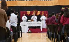 Foto de la galería: Con Misa y consagración a la Virgen, la Madre de la Misericordia celebró su día
