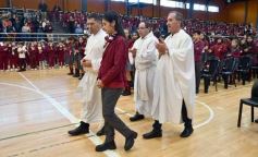Foto de la galería: Con Misa y consagración a la Virgen, la Madre de la Misericordia celebró su día