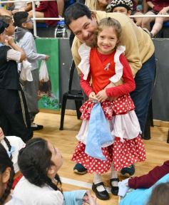 Foto de la galería: Con Misa y consagración a la Virgen, la Madre de la Misericordia celebró su día