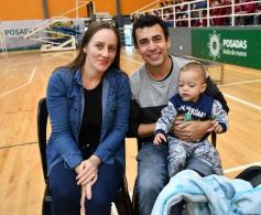 Foto de la galería: Con Misa y consagración a la Virgen, la Madre de la Misericordia celebró su día