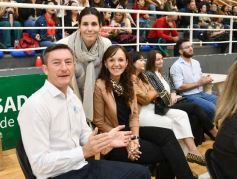Foto de la galería: Con Misa y consagración a la Virgen, la Madre de la Misericordia celebró su día
